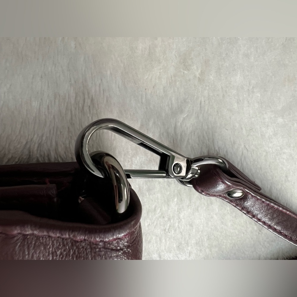 Karla Hanson Burgundy Leather Crossbody Adjustable Strap Travel Crossbody Bag - Picture 4 of 11